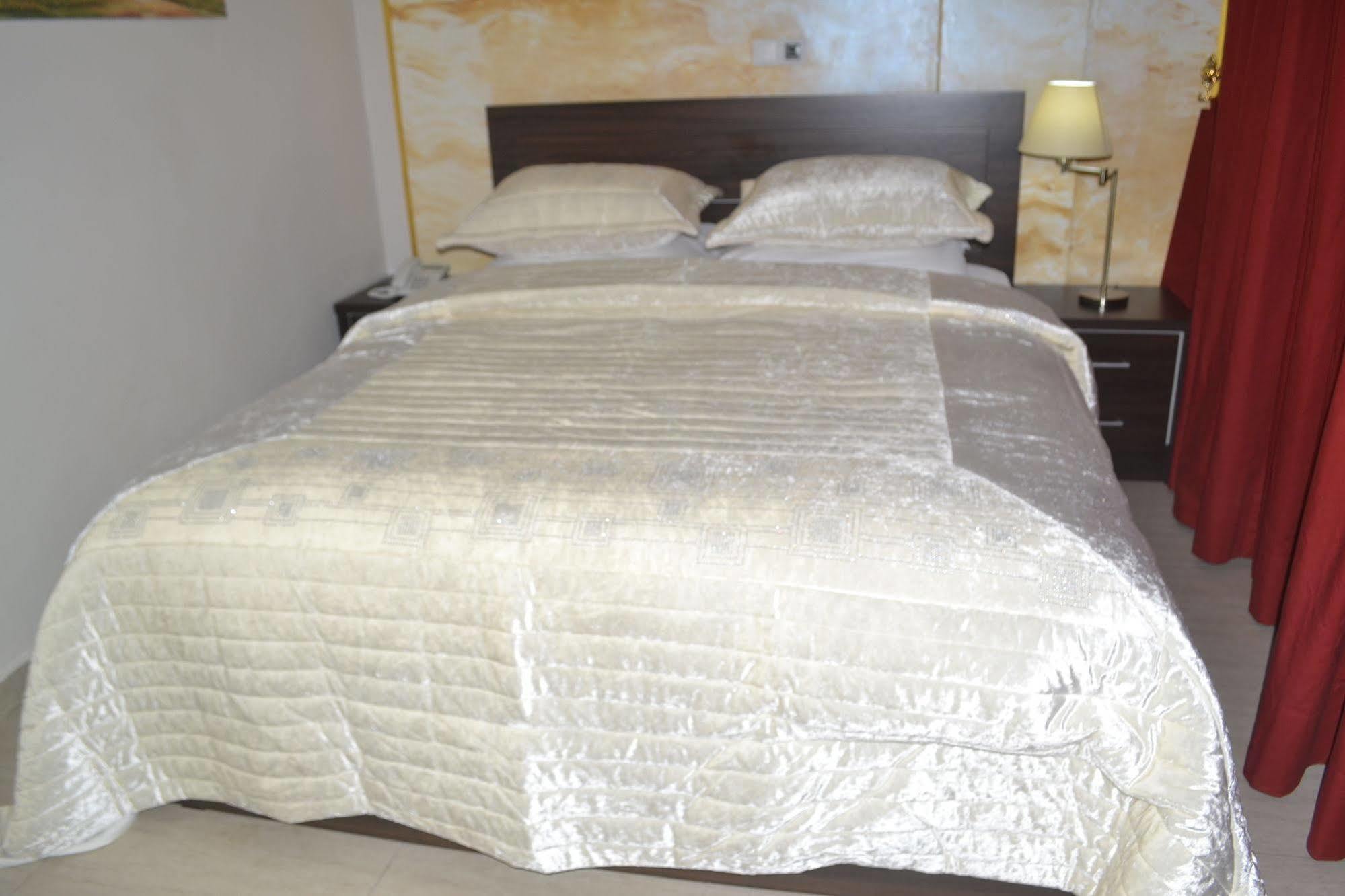 Noubou International Hotel Douala Eksteriør bilde