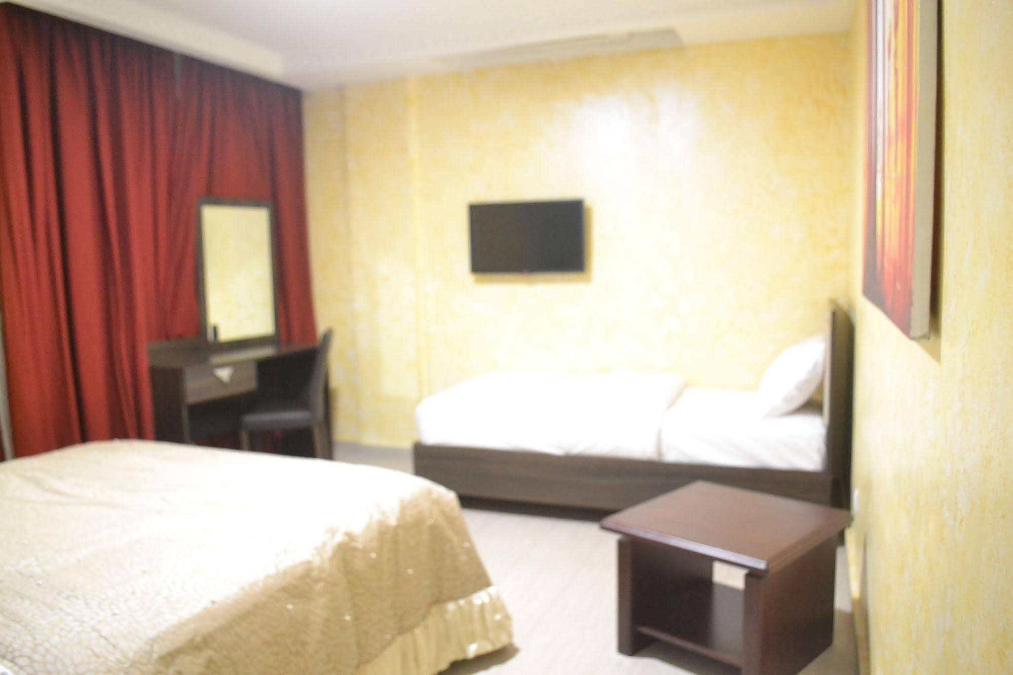 Noubou International Hotel Douala Eksteriør bilde
