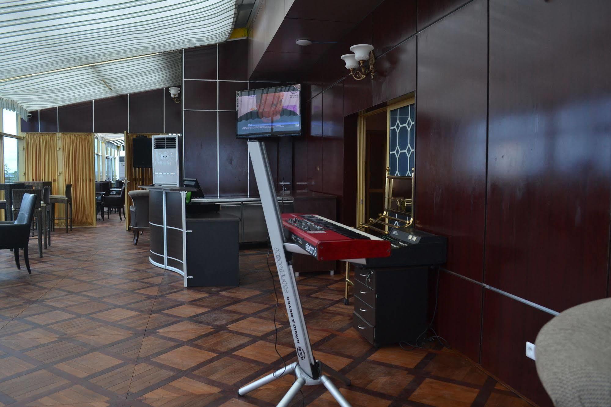 Noubou International Hotel Douala Eksteriør bilde