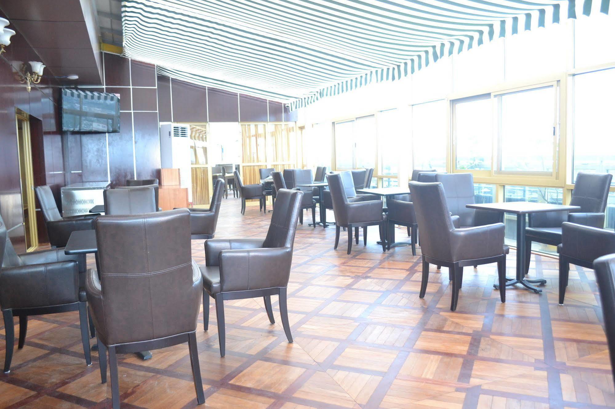 Noubou International Hotel Douala Eksteriør bilde